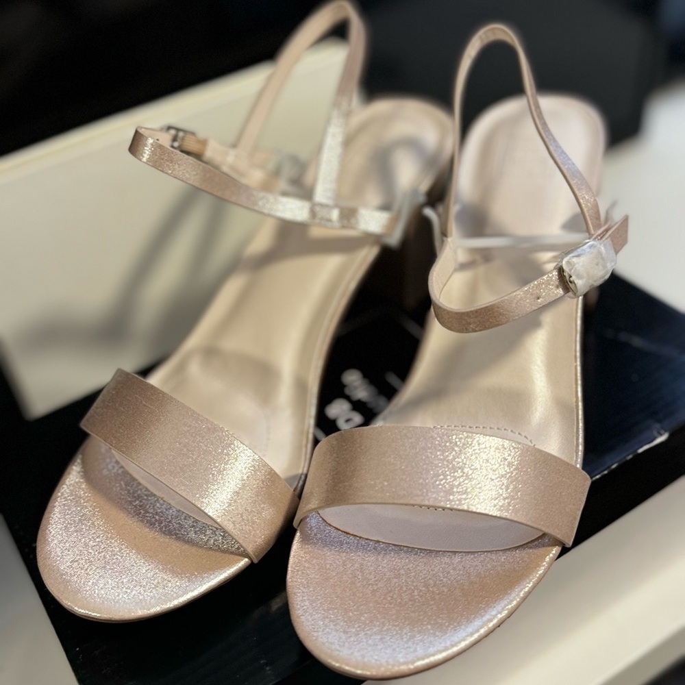 *BRAND-NEW* David’s Bridal 2” heels